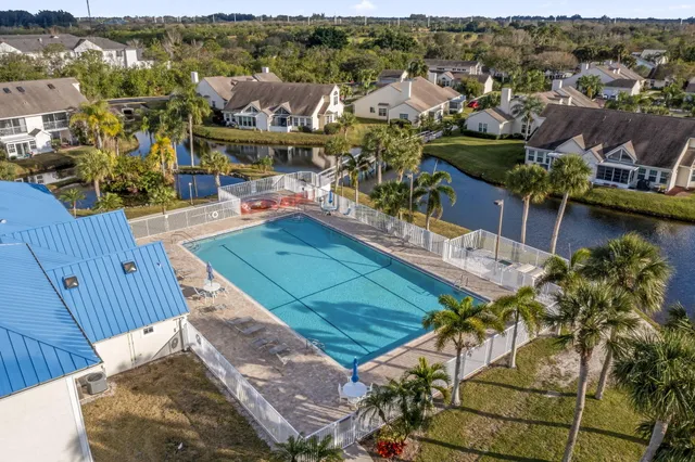 $220,000 | 1907 Aynsley Way, Unit 321, Vero Beach, FL 32966