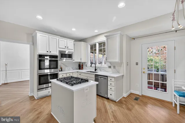 $1,075,000 | 43656 Riverpoint Drive, Leesburg, VA 20176