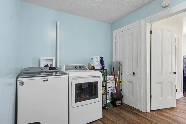 $349,900 | 142 South Main Street, Perinton, NY 14450