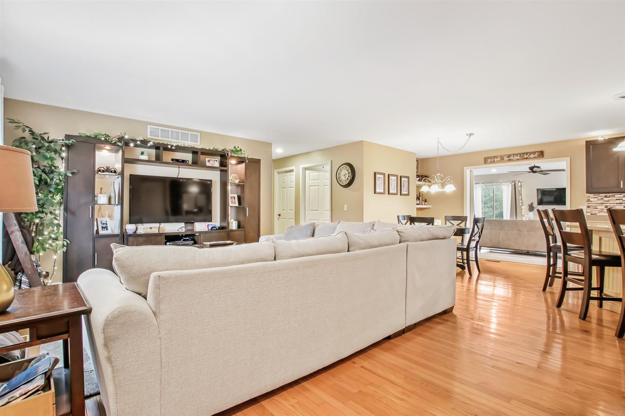 12294 Canada Road Birch Run, MI 48415 - Photo 7 of 32