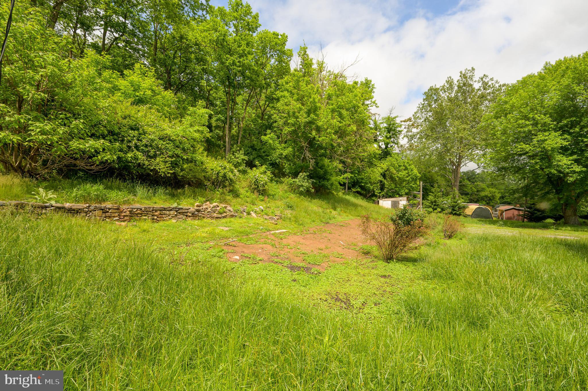 199 Bloomery Road Charles Town, WV 25414 - Photo 14 of 37 Gallery Image 14