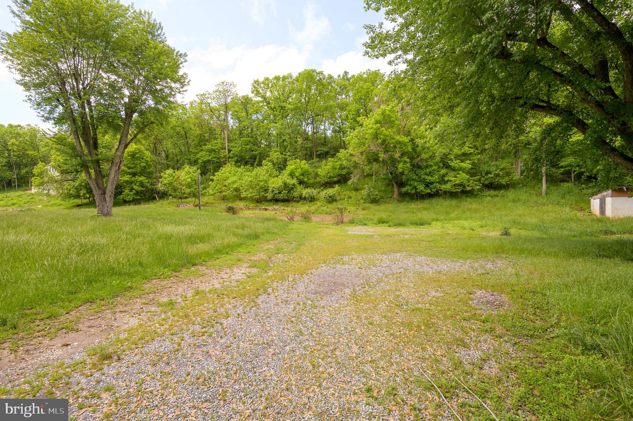 199 Bloomery Road Charles Town, WV 25414 - Photo 4 of 37 Gallery Image 4