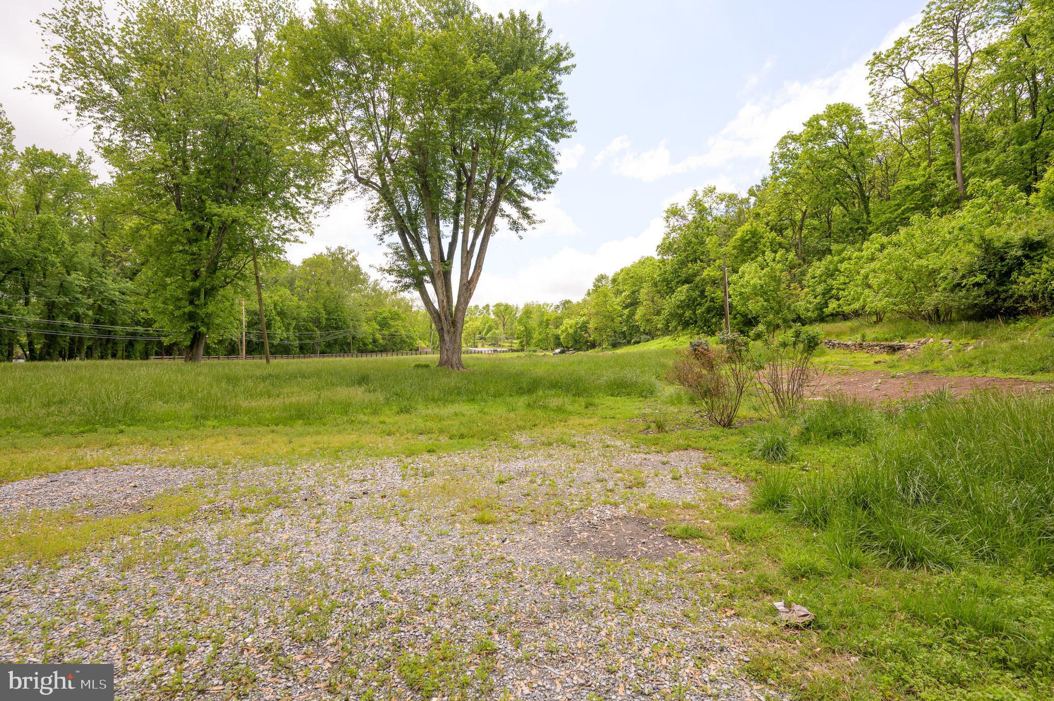 199 Bloomery Road Charles Town, WV 25414 - Photo 7 of 37 Gallery Image 7