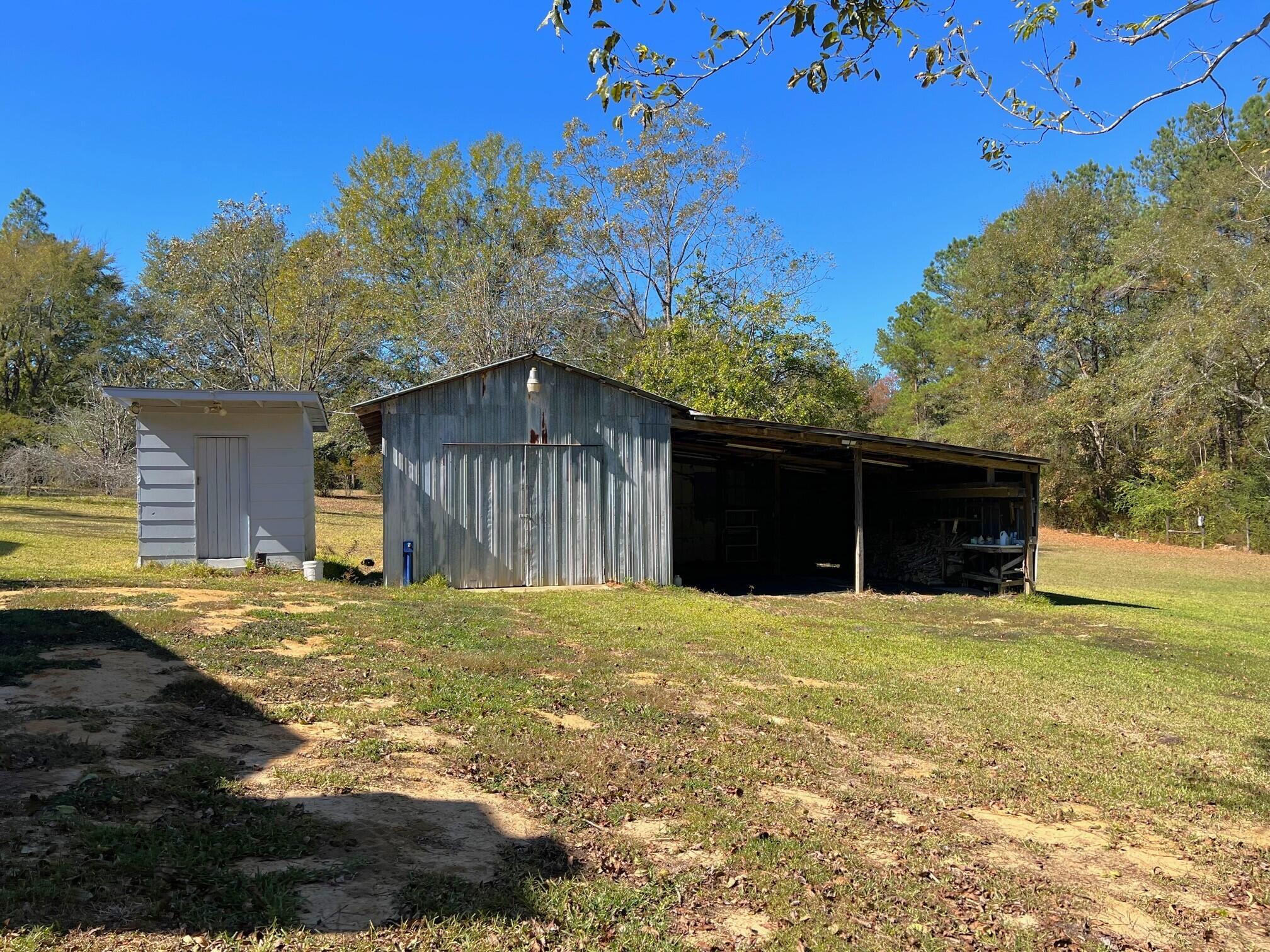 401 Mims Road DeFuniak Springs, FL 32433 - Photo 2 of 78 Barn 1 (3)