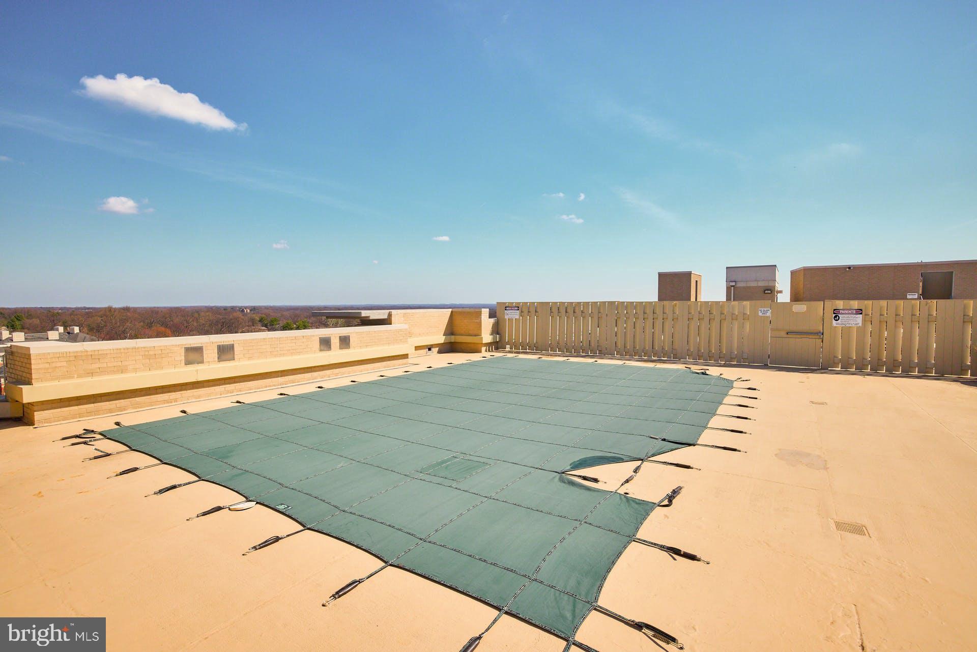 11800 Sunset Hills Road, Unit 521 Reston, VA 20190 - Photo 30 of 34 Roof top pool