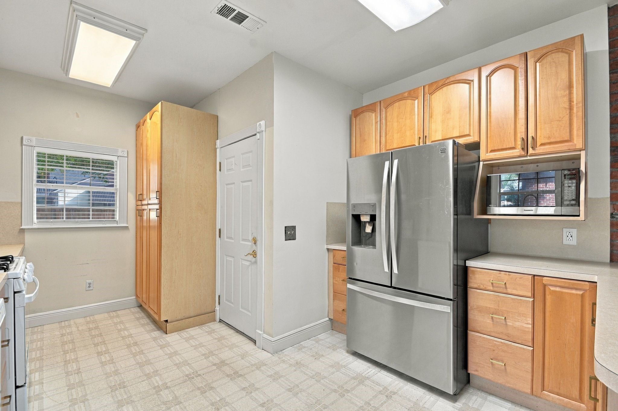 905 Pizer Street Houston, TX 77009 - Photo 8 of 20 Gallery Image 8