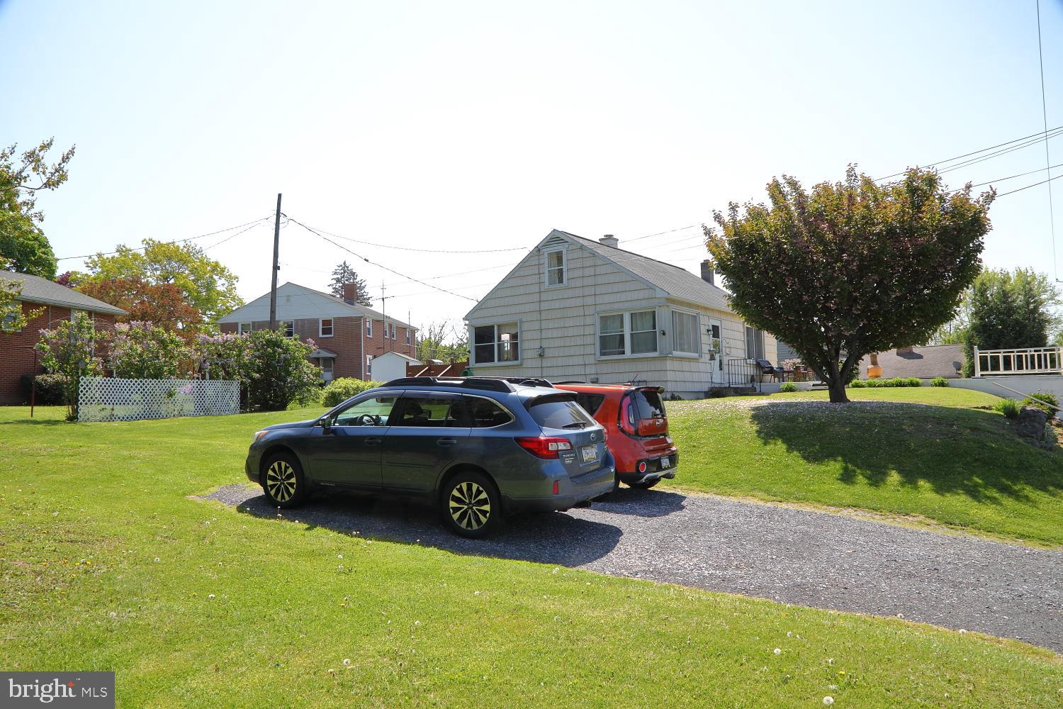 807 Mill Road Elizabethtown, PA 17022 - Photo 18 of 19 Plenty of off-street parking