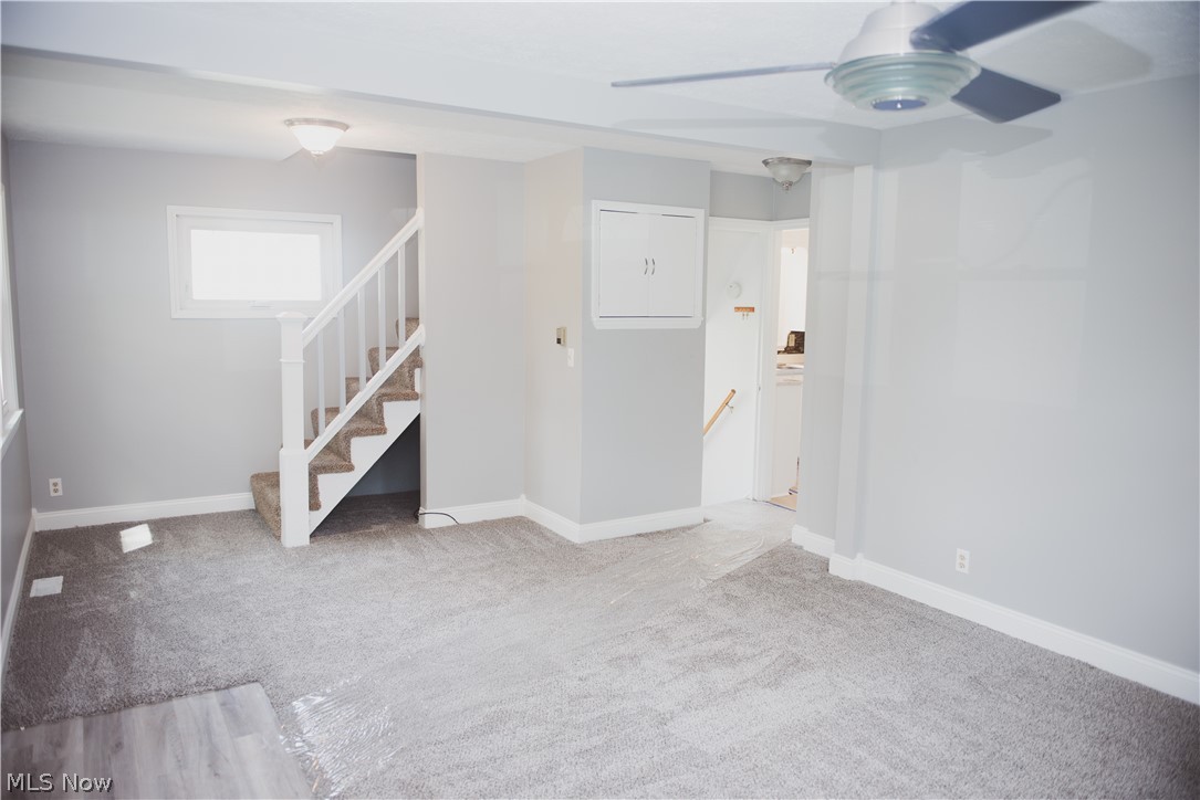 389 Niagara Road Vermilion, OH 44089 - Photo 12 of 18 Living Room