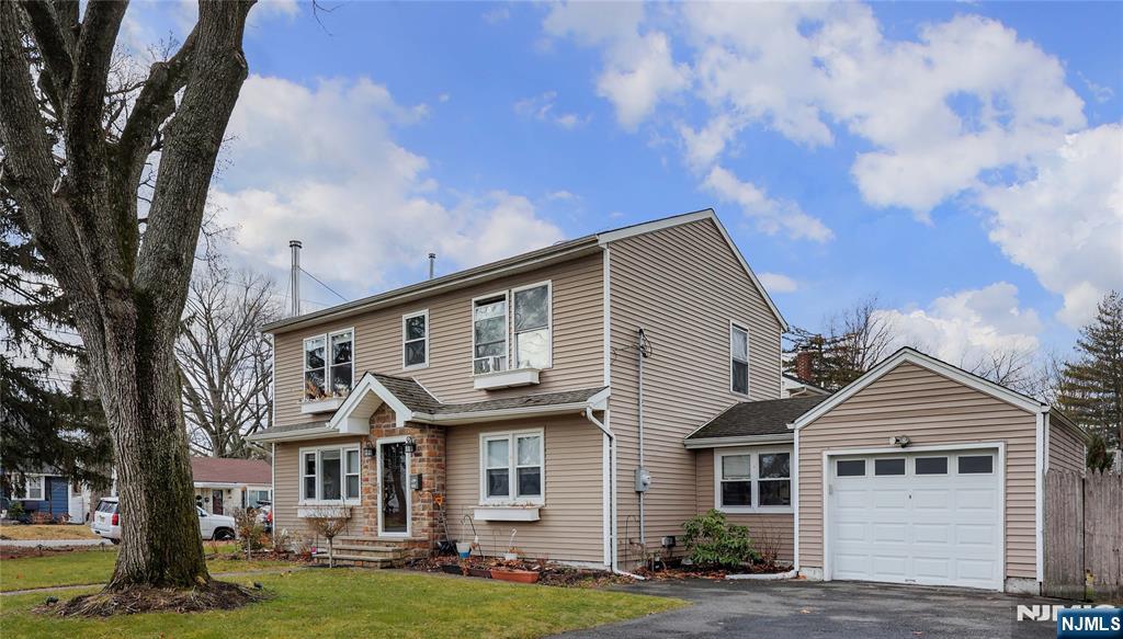 181 Allen Street Hackensack, NJ 07601 - Photo 4 of 31