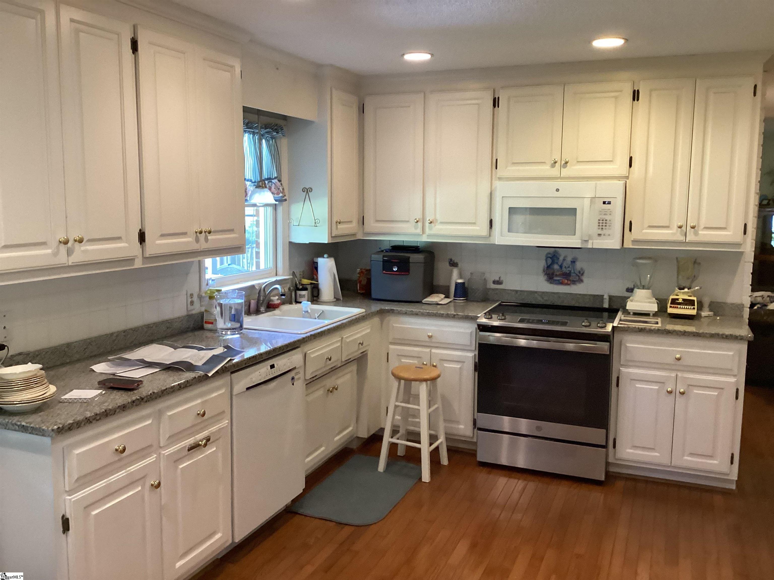 603 Old Pendleton Road Greenville, SC 29611 - Photo 7 of 27 Gallery Image 7