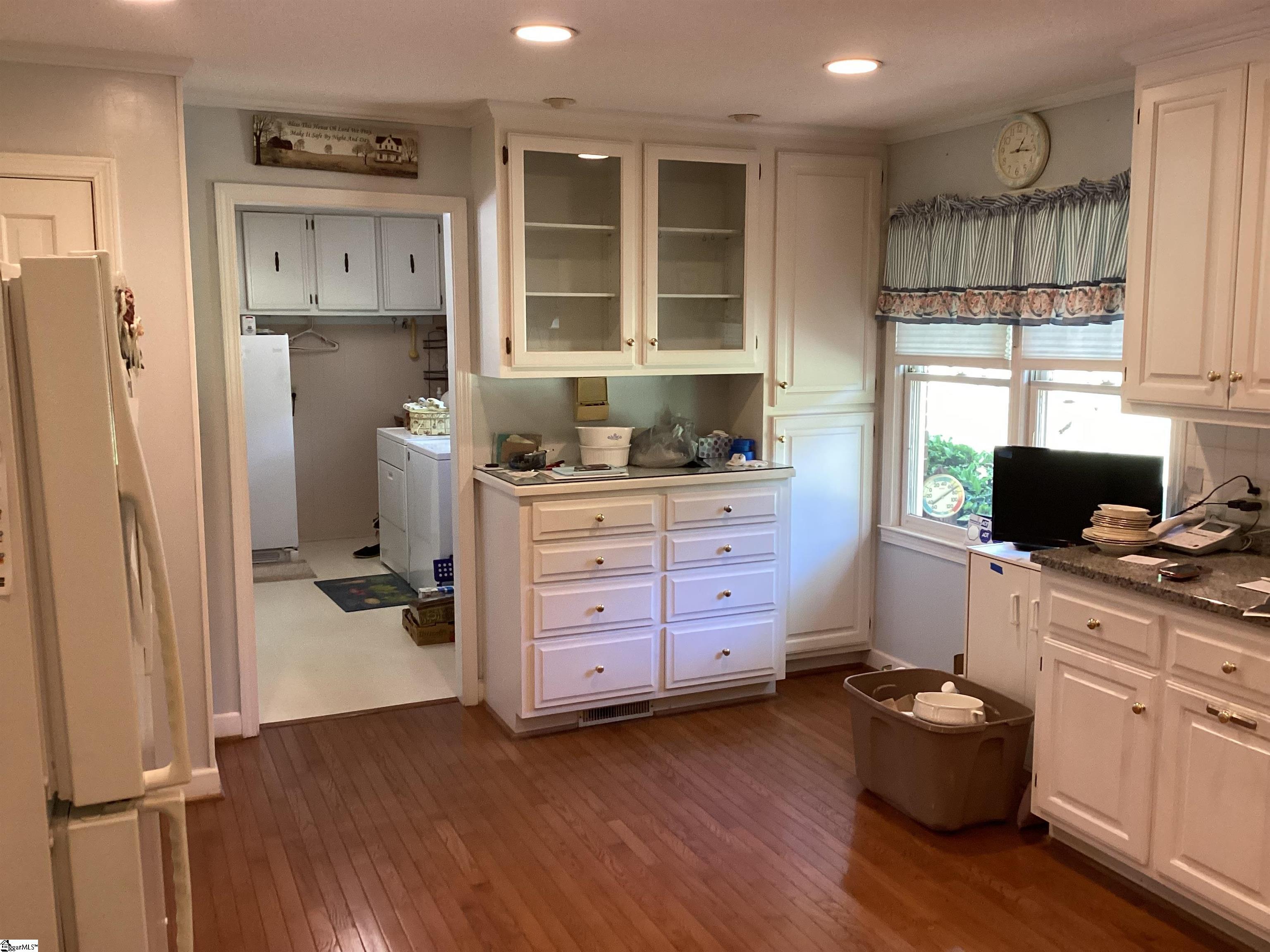 603 Old Pendleton Road Greenville, SC 29611 - Photo 8 of 27 Gallery Image 8