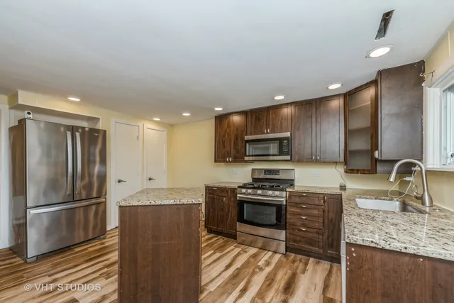 $278,800 | 26177 West Heart O Lakes Boulevard, Antioch, IL 60002