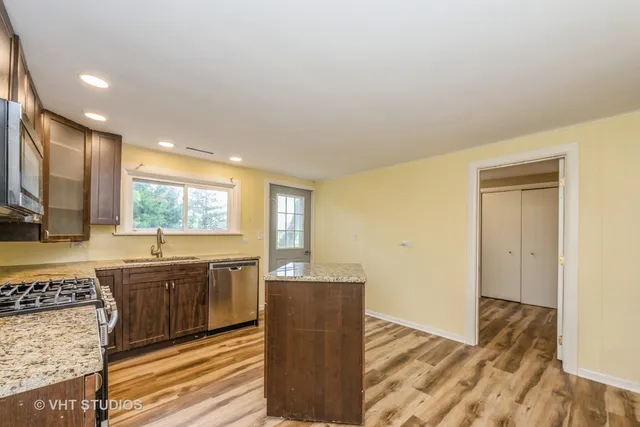 $278,800 | 26177 West Heart O Lakes Boulevard, Antioch, IL 60002