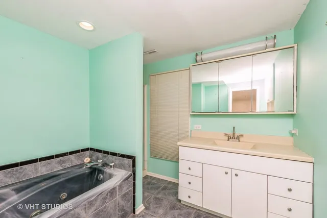 $278,800 | 26177 West Heart O Lakes Boulevard, Antioch, IL 60002