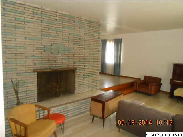 1216 19th Place Southwest Birmingham, AL 35211 - Photo 3 of 9