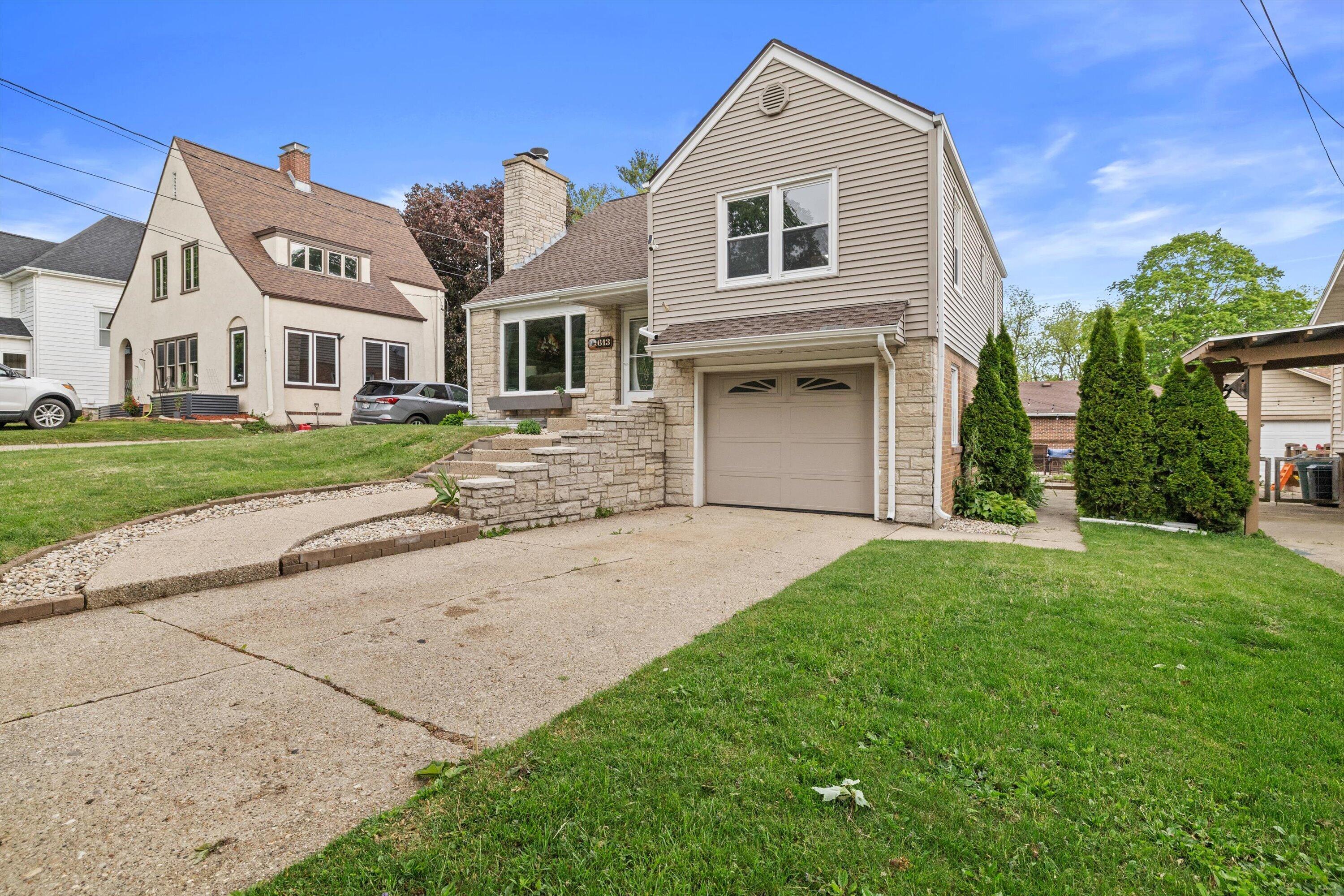 613 Parish Street Delavan, WI 53115 - Photo 2 of 44 40-IMG_3511
