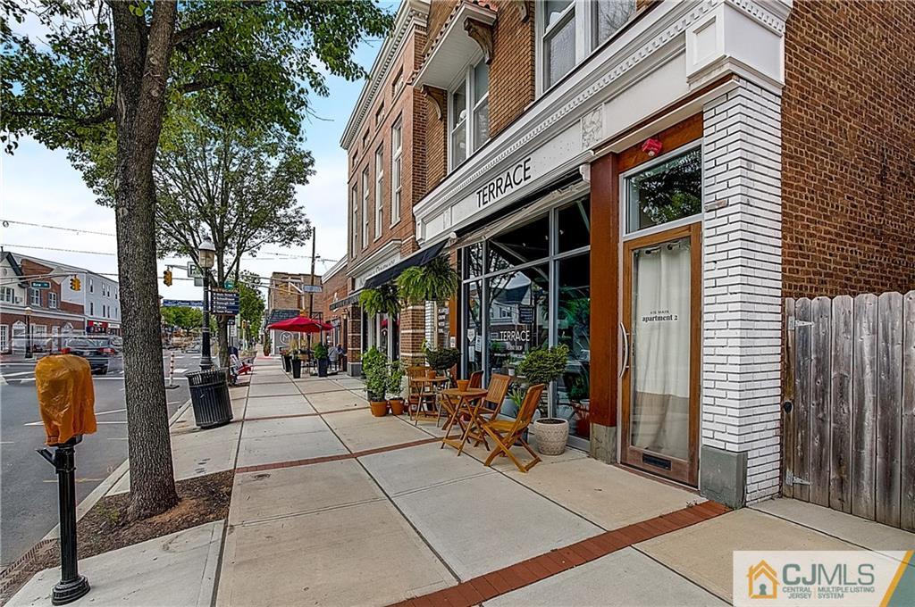 270 Middlesex Avenue Metuchen, NJ 08840 - Photo 52 of 54 a view of a building with sitting area