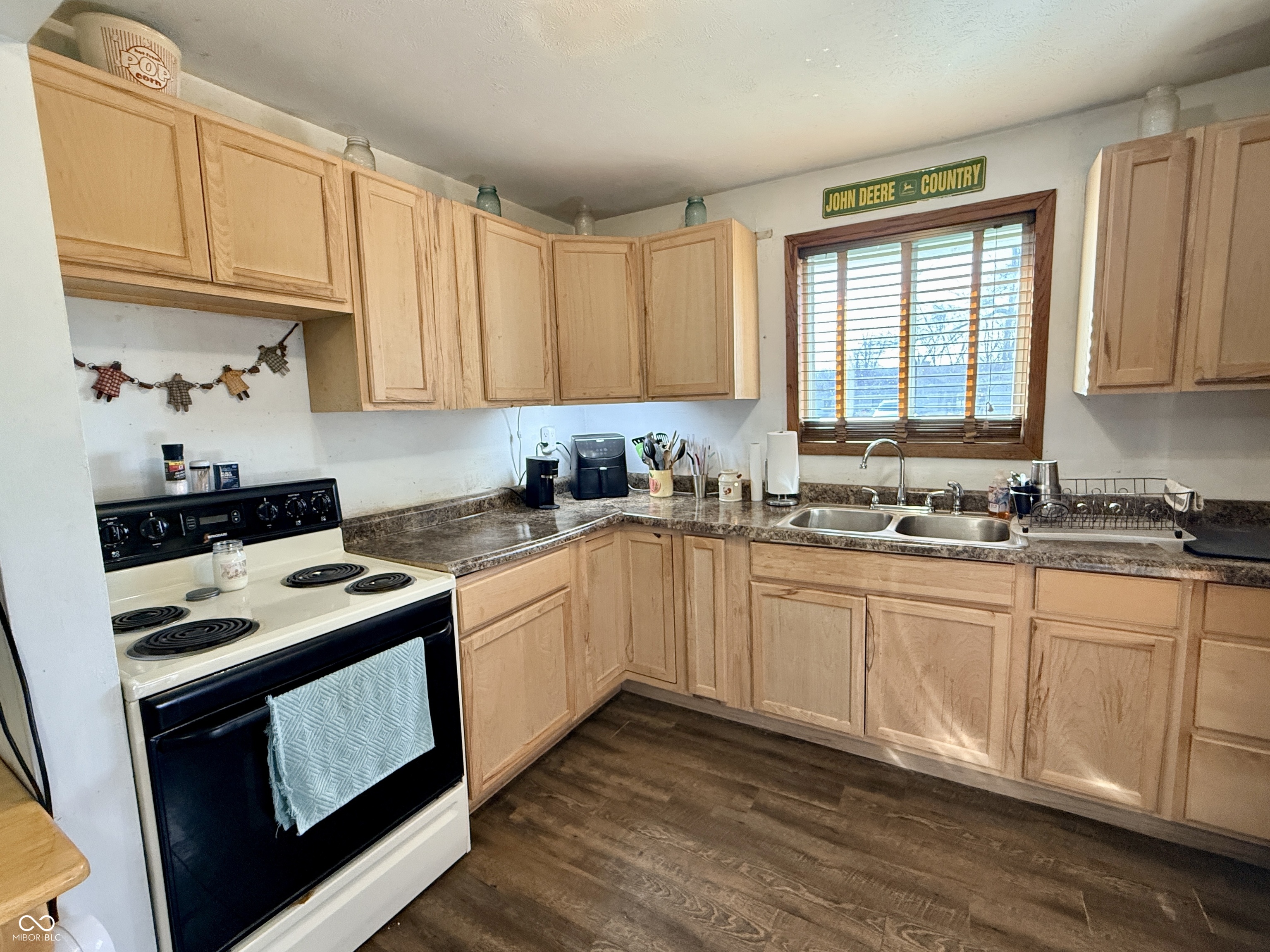 8248 West 300 South Columbus, IN 47201 - Photo 5 of 15