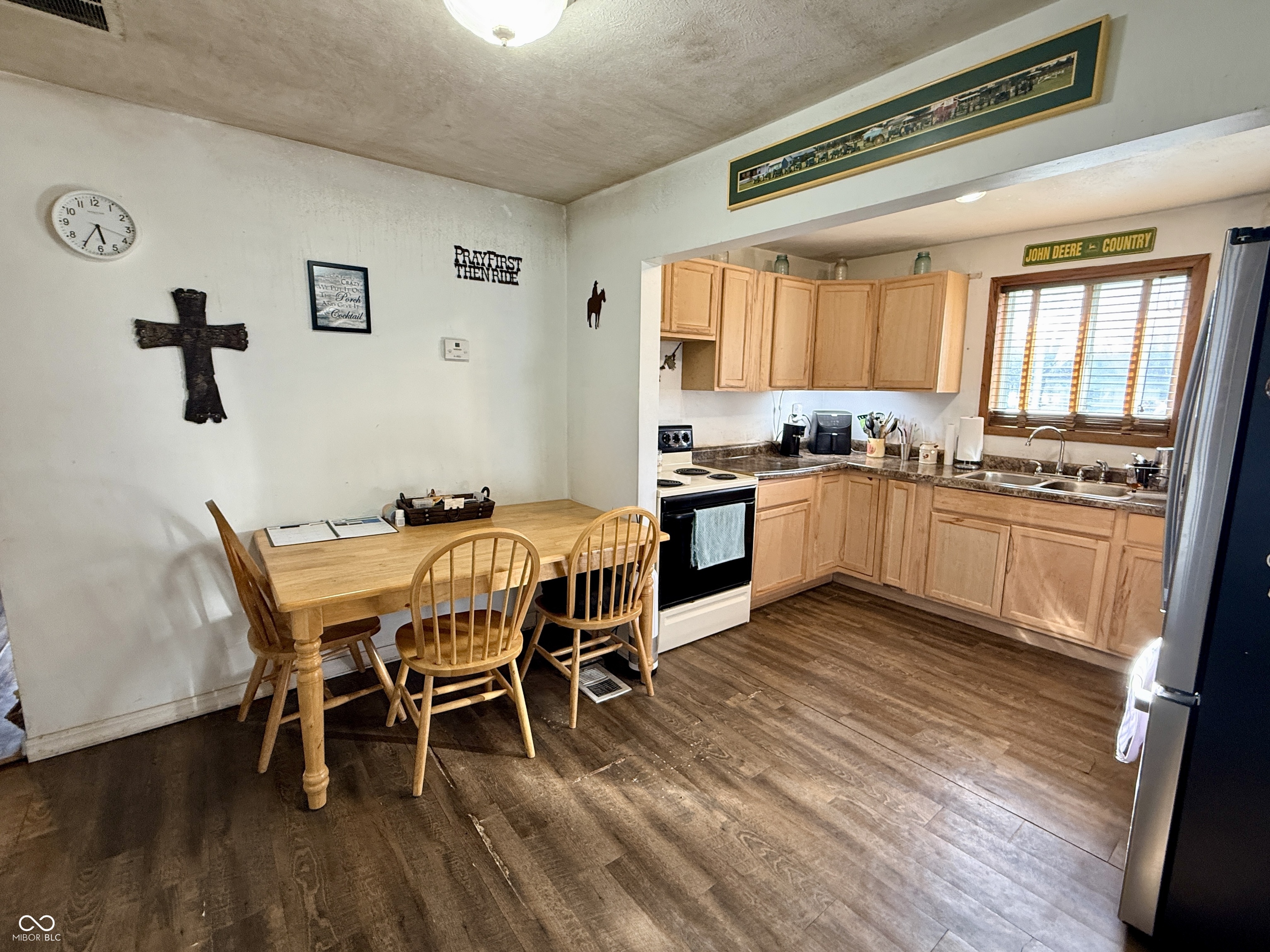 8248 West 300 South Columbus, IN 47201 - Photo 6 of 15