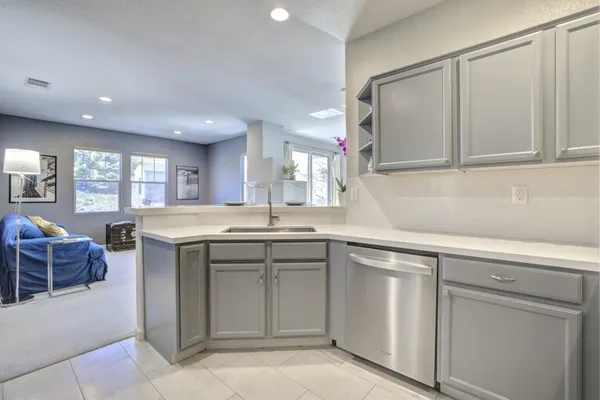 $899,000 | 914 Brea Lane, San Jose, CA 95138