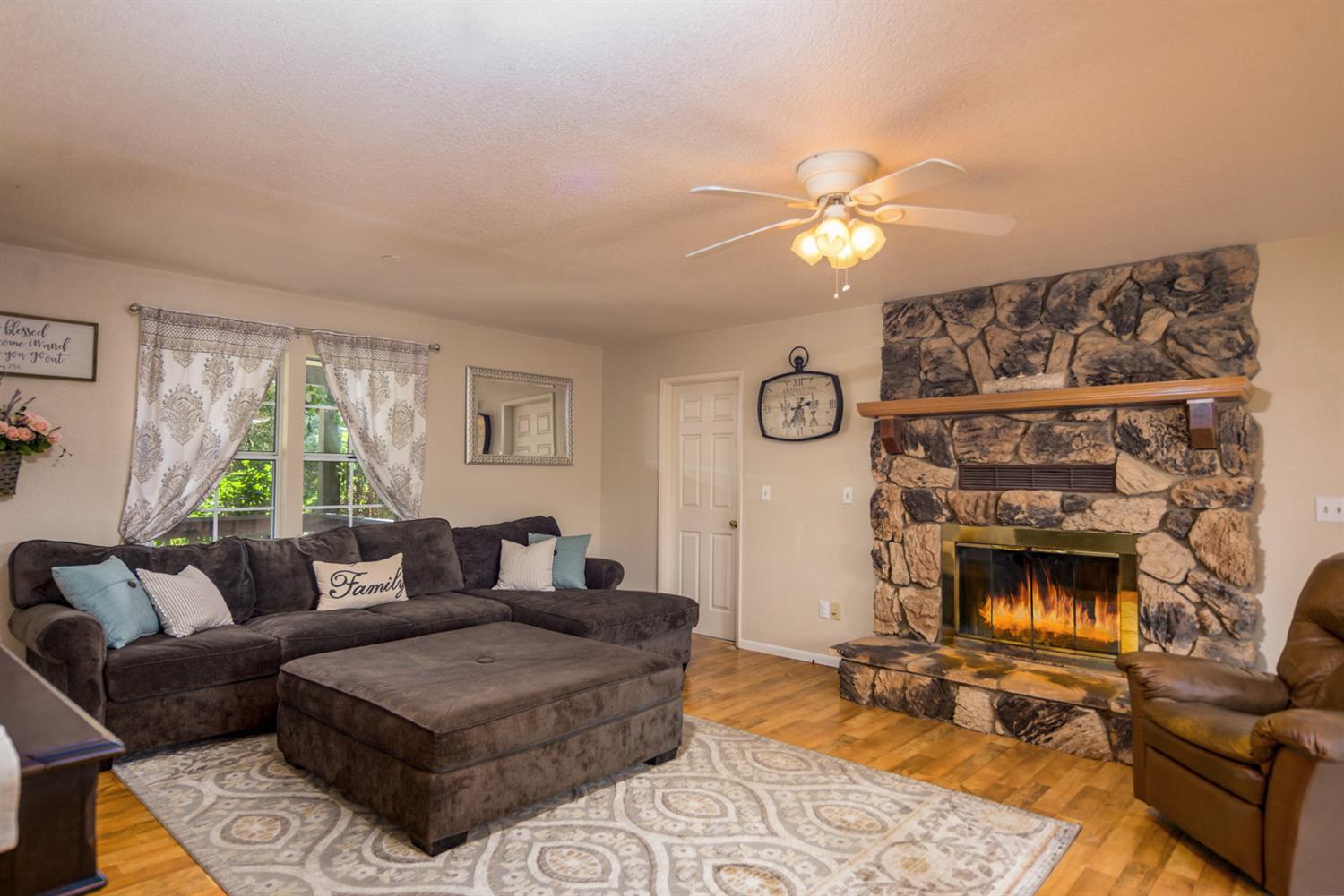 46031 Spring Trail Coarsegold, CA 93614 - Photo 7 of 37 Gallery Image 7