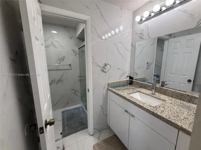 $3,500 | 27 Laredo Place, Unit 63, Davie, FL 33324