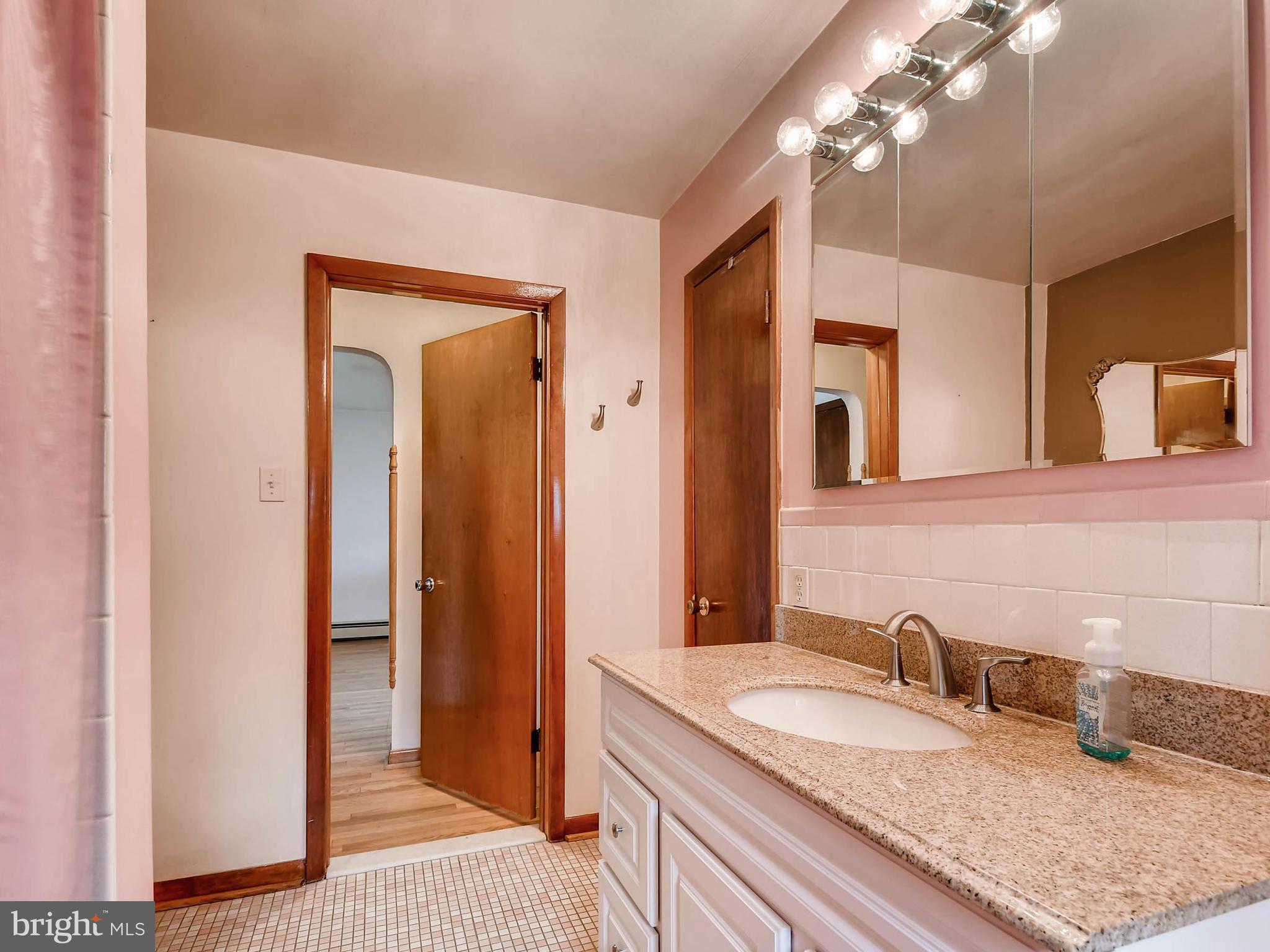 800 George Avenue Baltimore, MD 21221 - Photo 15 of 28 Bath