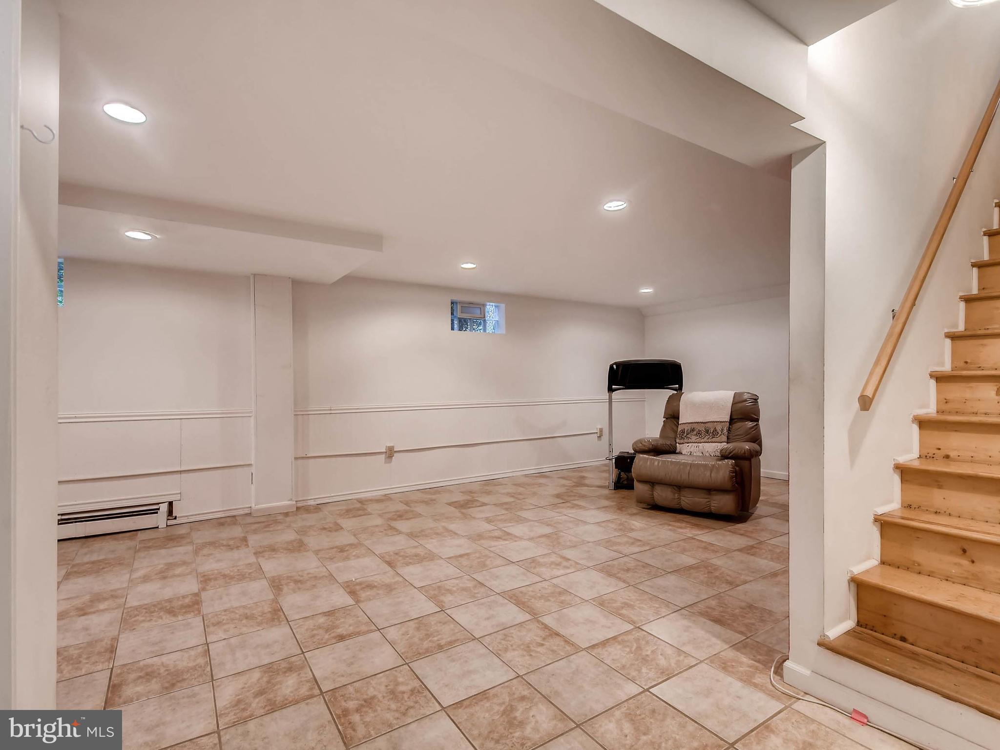 800 George Avenue Baltimore, MD 21221 - Photo 17 of 28 Family/Rec Room
