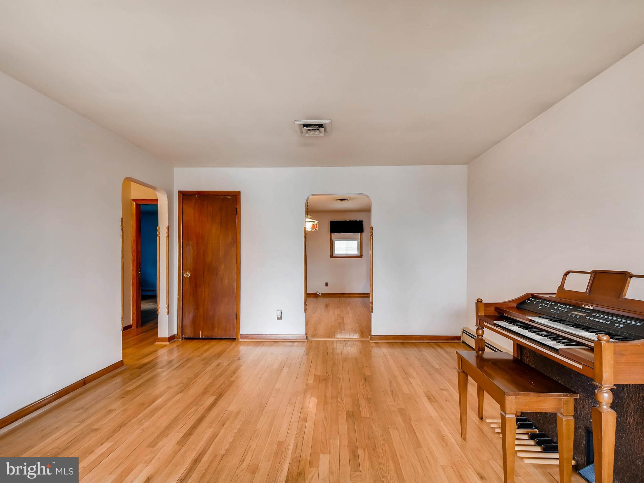 800 George Avenue Baltimore, MD 21221 - Photo 8 of 28 Gorgeous HW flooring throughout