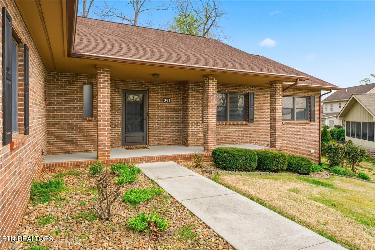 301 Cheestana Way Loudon, TN 37774 - Photo 2 of 44 02-Exterior