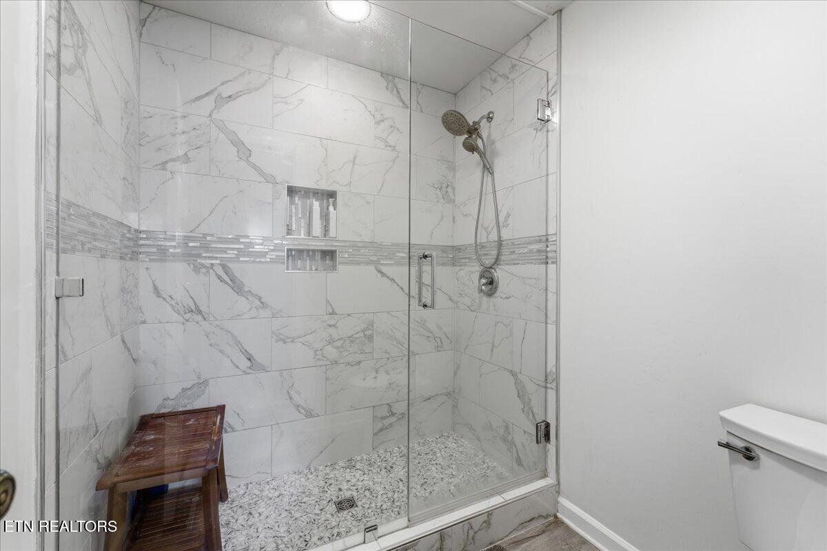 301 Cheestana Way Loudon, TN 37774 - Photo 22 of 44 22-Primary Bath
