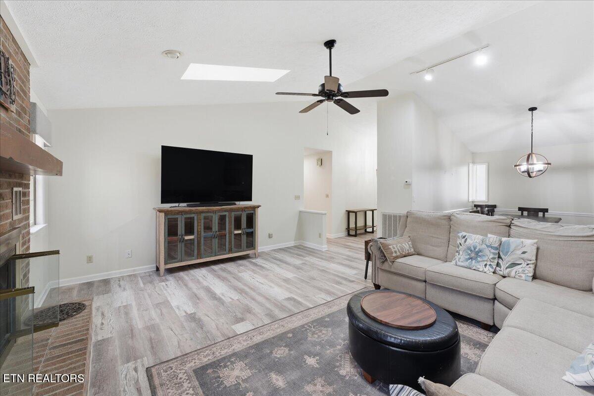 301 Cheestana Way Loudon, TN 37774 - Photo 6 of 44 06-Living Room