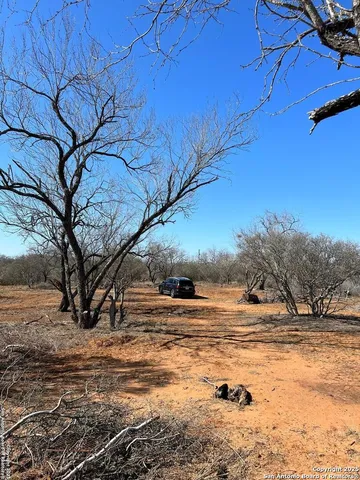 $129,900 | 260 County Road 2662, Devine, TX 78016