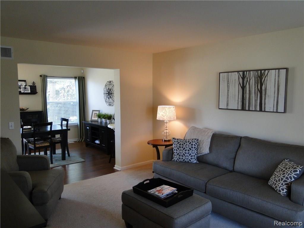 3606 Stratton Lane Howell, MI 48843 - Photo 5 of 32 Gallery Image 5