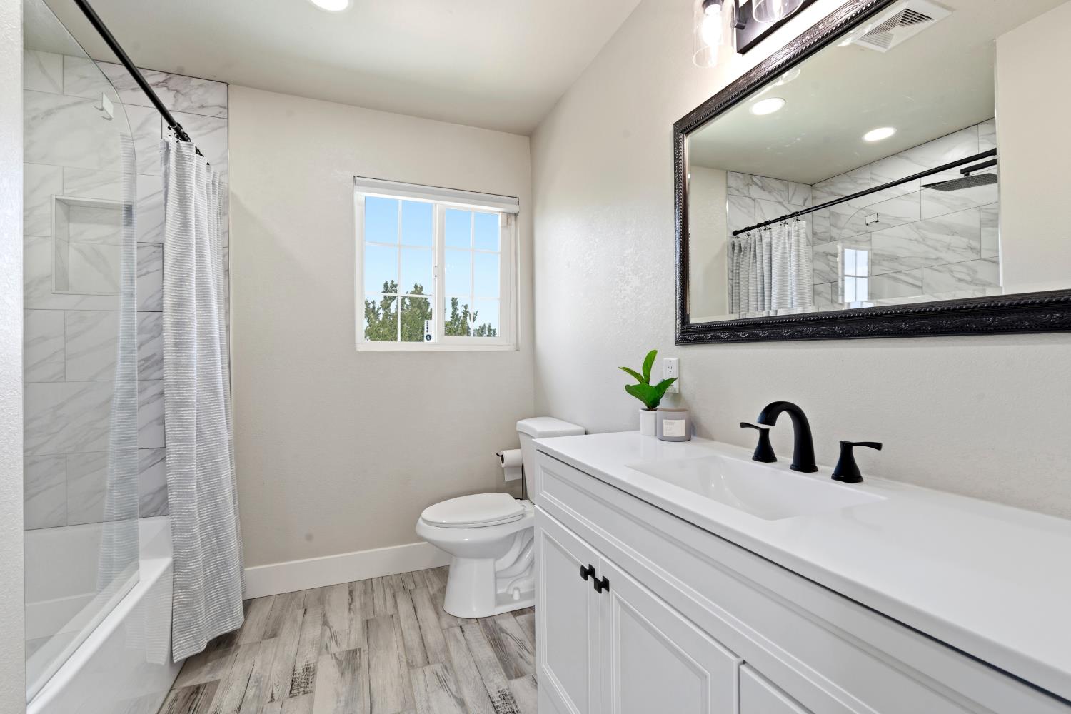 2017 Bridgewood Way Modesto, CA 95355 - Photo 28 of 43 Gallery Image 28