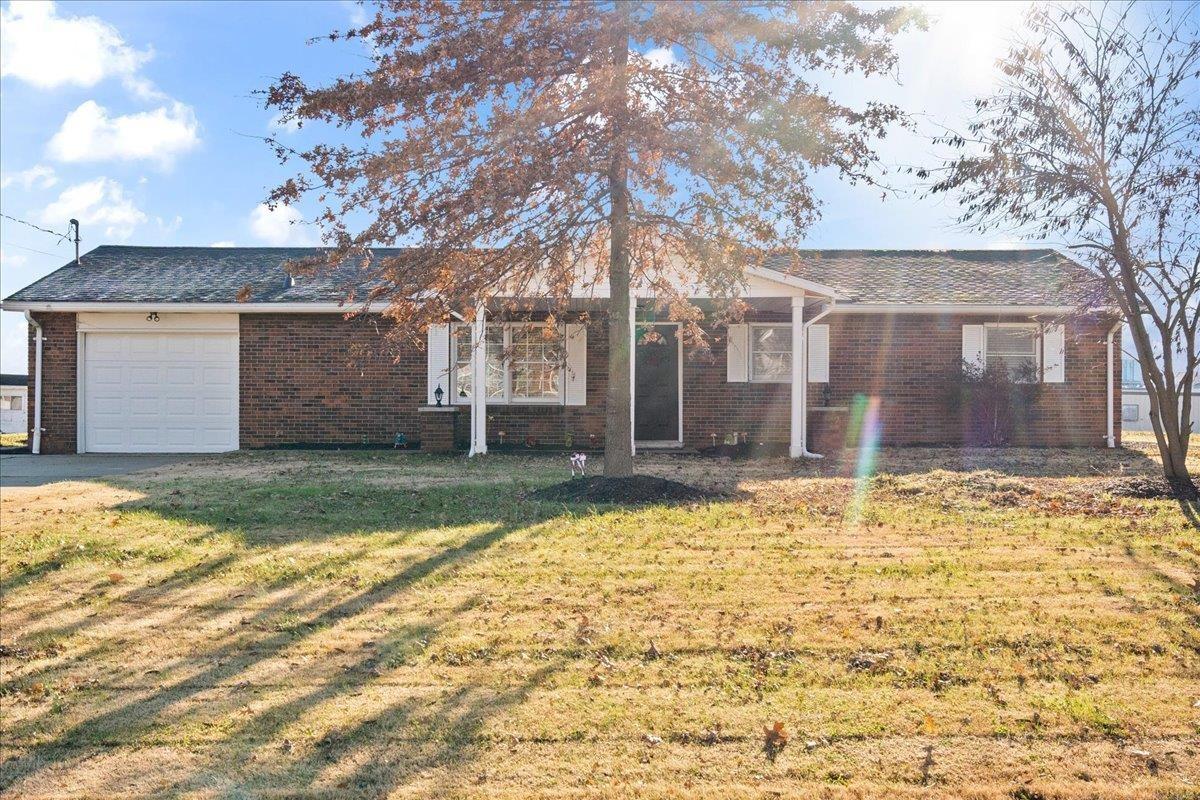 192 North Truman Road Jasper, IN 47546 - Photo 2 of 33 Gallery Image 2