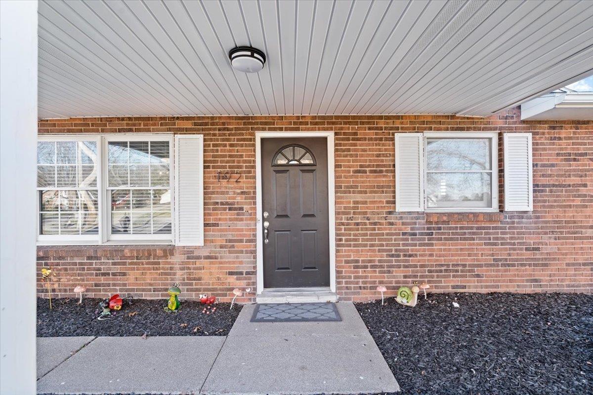 192 North Truman Road Jasper, IN 47546 - Photo 4 of 33 Gallery Image 4