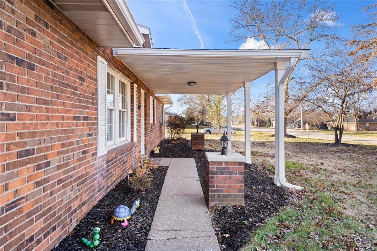192 North Truman Road Jasper, IN 47546 - Photo 5 of 33 Gallery Image 5