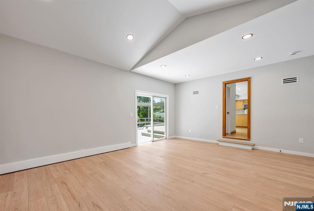 439 Summit Street Englewood Cliffs, NJ 07632 - Photo 15 of 34
