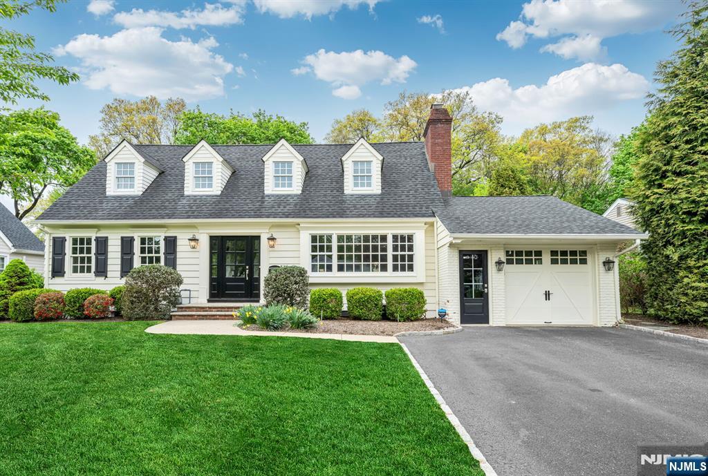 267 Merlin Place Wyckoff, NJ 07481 - Photo 1 of 49