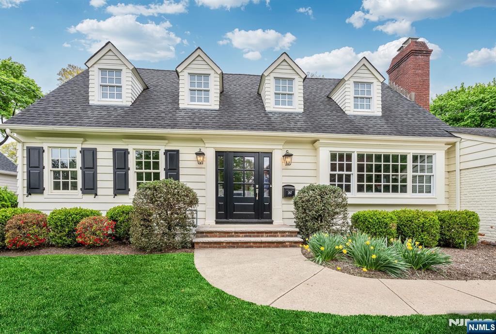 267 Merlin Place Wyckoff, NJ 07481 - Photo 2 of 49