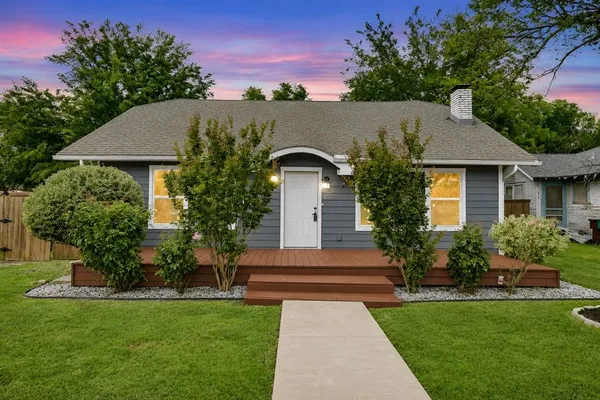 $275,000 | 304 West 4th Street, Ferris, TX 75125