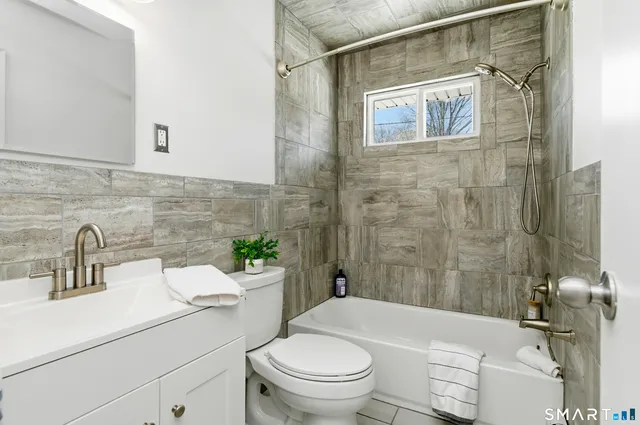 $359,900 | 23 Ridgefield Road, Wallingford, CT 06492