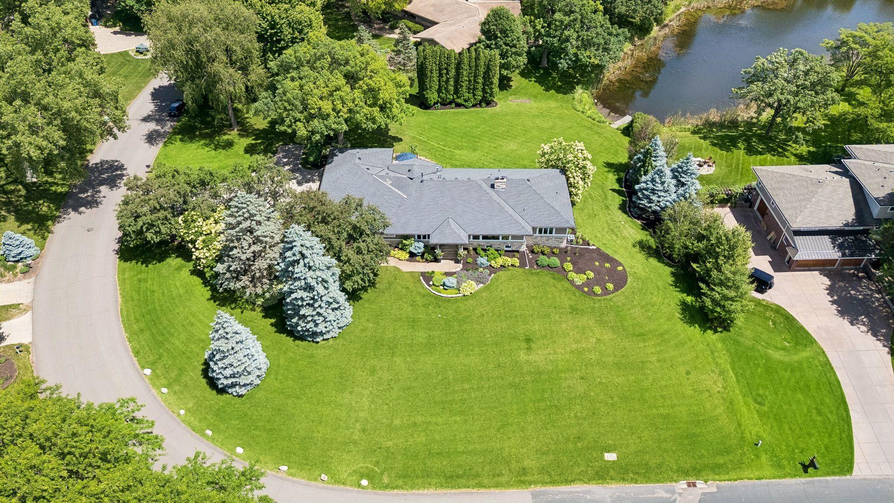 6641 Parkwood Road Edina, MN 55436 - Photo 3 of 86