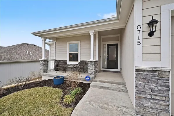 $569,950 | 8715 Northwest 74th Terrace, Kansas City, MO 64152