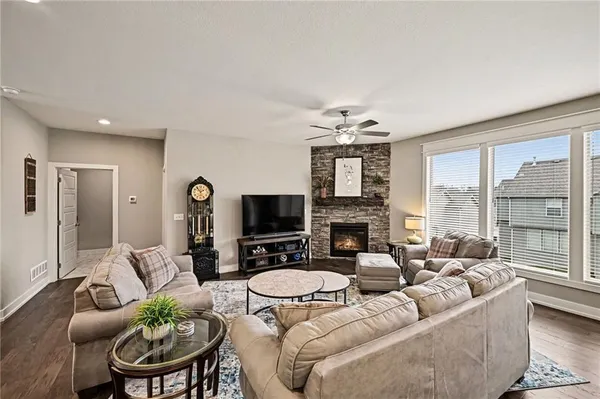 $569,950 | 8715 Northwest 74th Terrace, Kansas City, MO 64152
