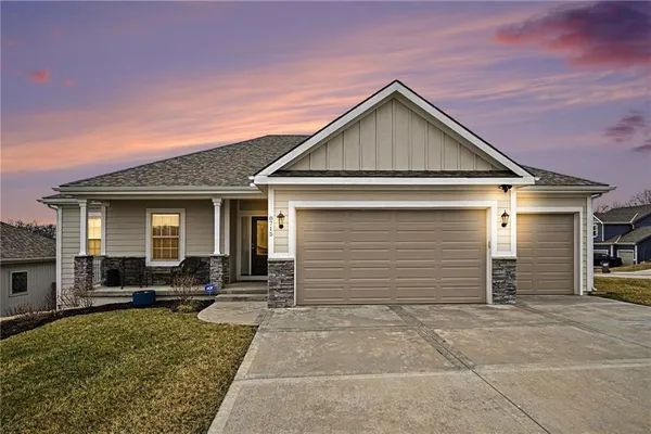 $569,950 | 8715 Northwest 74th Terrace, Kansas City, MO 64152