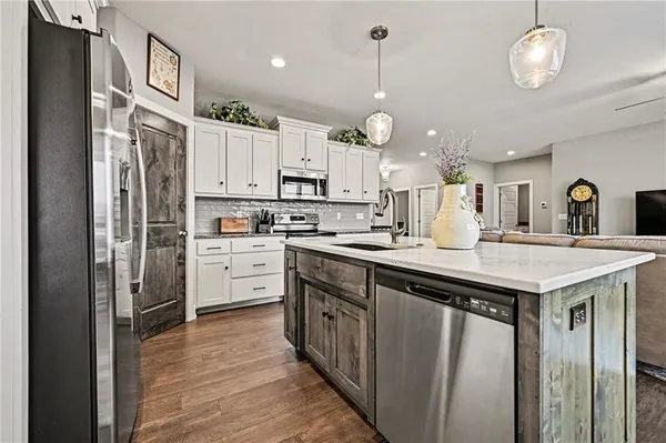 $569,950 | 8715 Northwest 74th Terrace, Kansas City, MO 64152