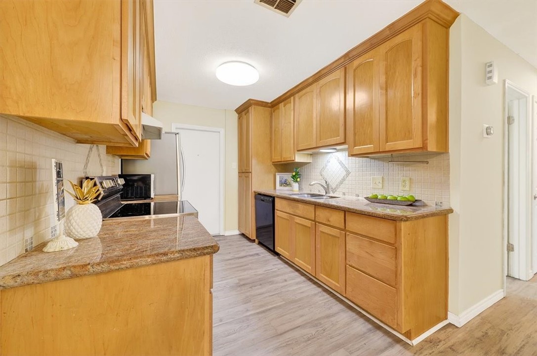 4710 Vail Street Corpus Christi, TX 78413 - Photo 9 of 30