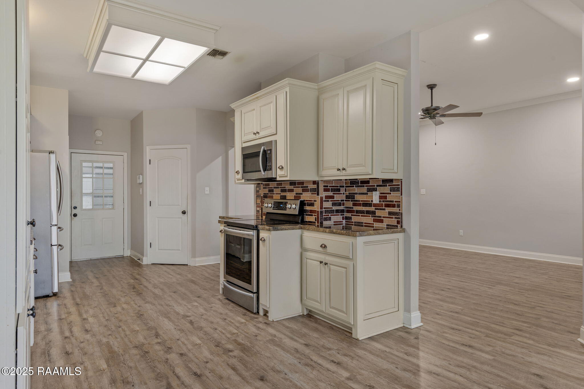 Undisclosed Address Lafayette, LA 70506 - Photo 9 of 20 9-web-or-mls-306 Glade Blvd-9